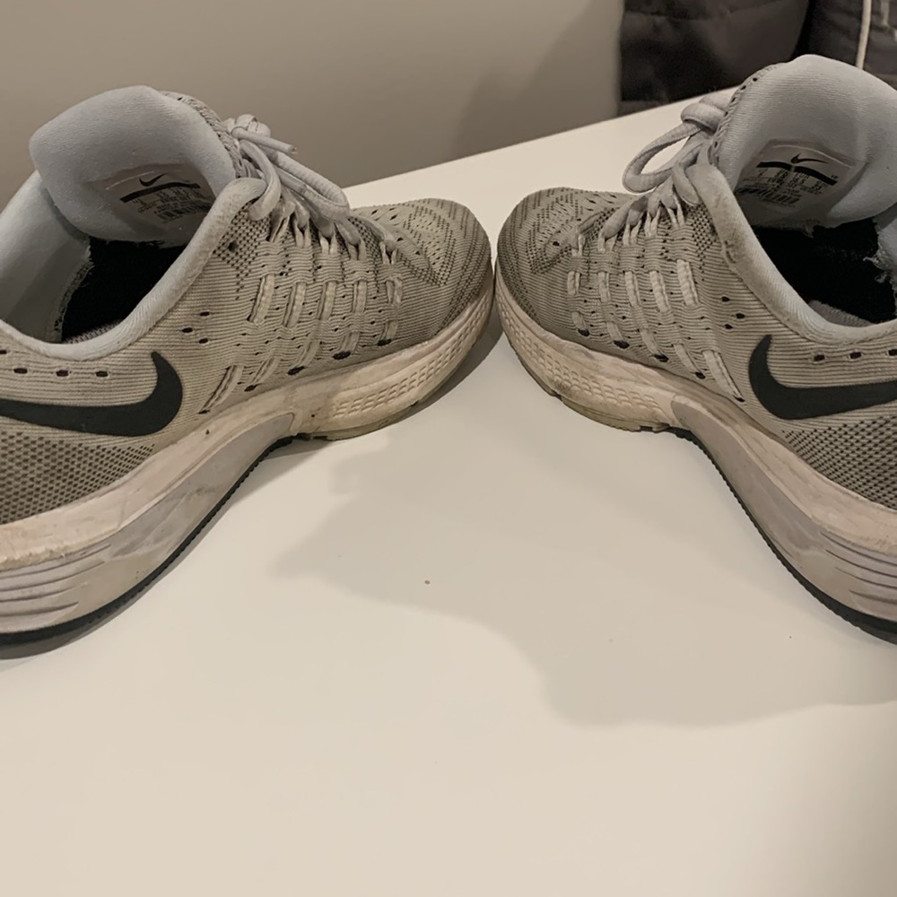 Sneaks - Picture 6 of 6
